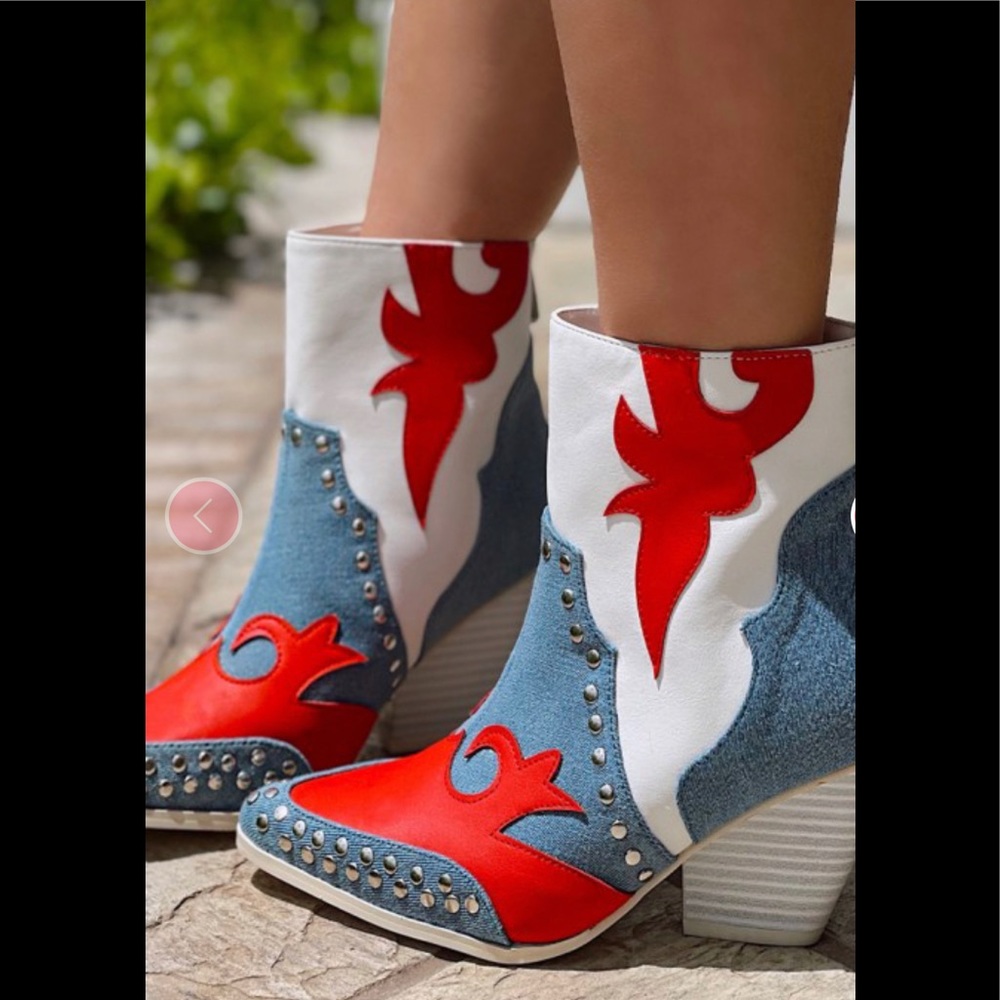Cowgirl Boots - Picture 1 of 6
